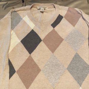 Men’s v-neck cashmere sweater